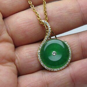 14K Jade Pendant With Necklace